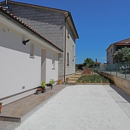 Guest House Ada Galižana 외부 사진