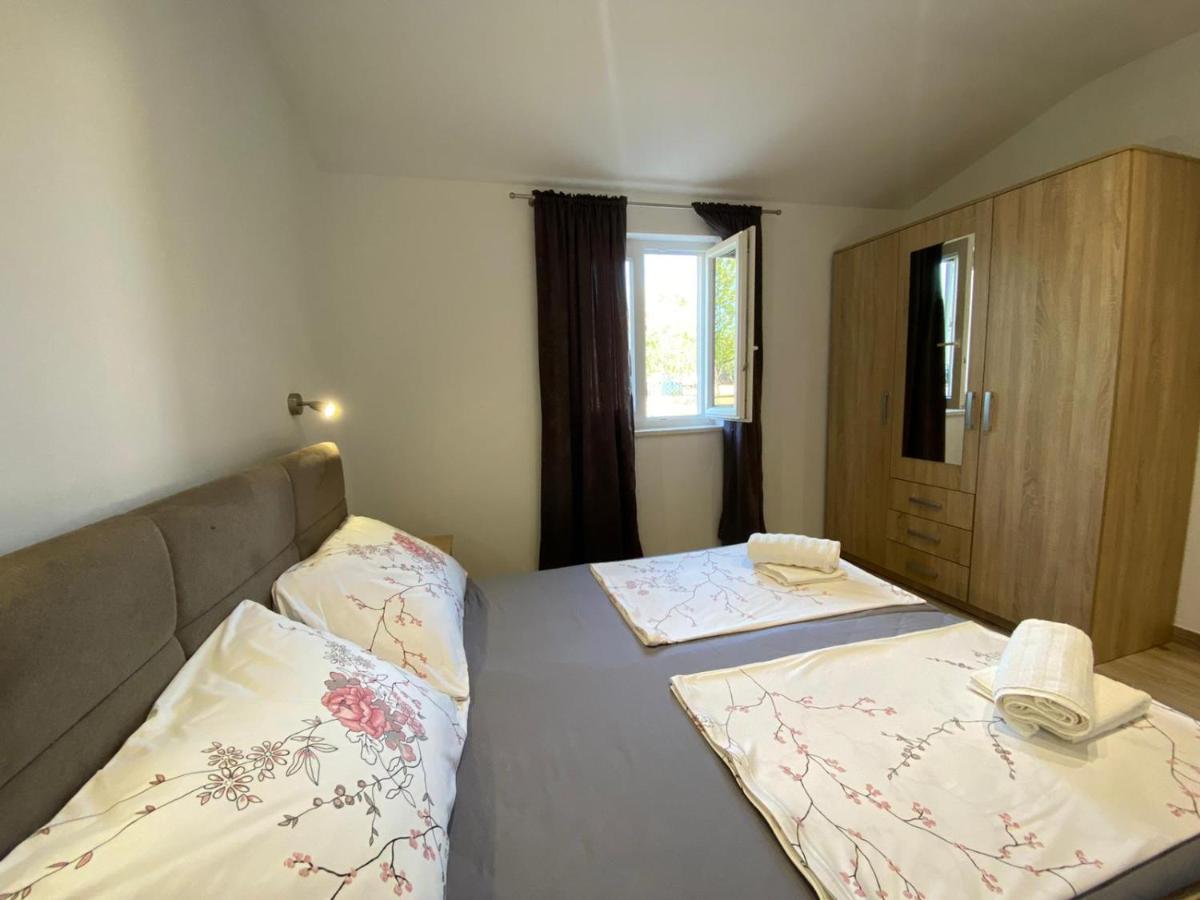Guest House Ada Galižana 외부 사진