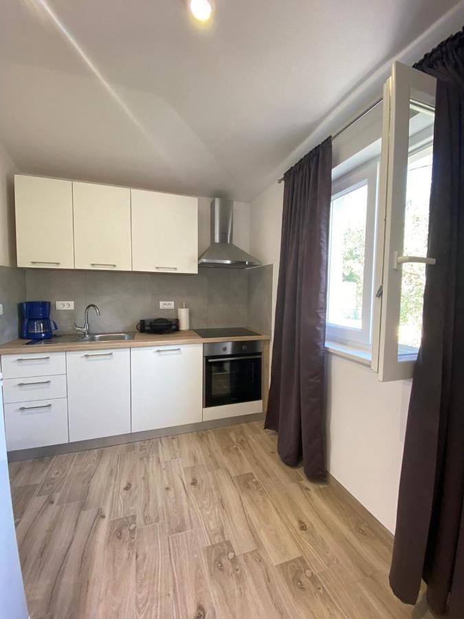 Guest House Ada Galižana 외부 사진