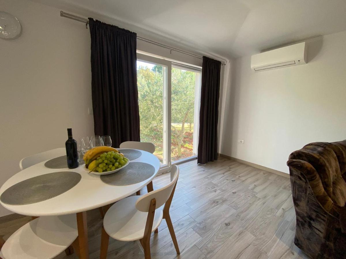Guest House Ada Galižana 외부 사진